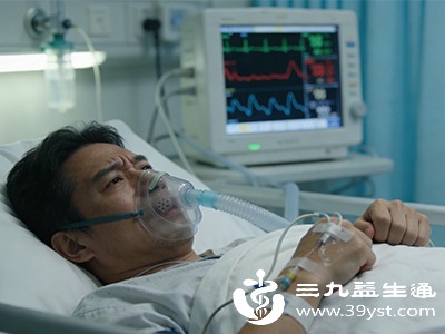 重点监测PaO₂变化，同时关注乳酸水平（反映组织缺氧程度）、心率及意识状态，评估缺氧纠正效果