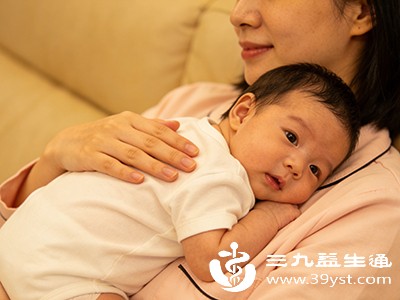 若无效，轻拍后背排查胀气，观察是否有皮疹或衣物不适，逐步缩小原因范围