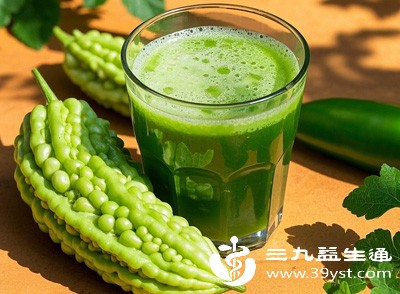 虽然苦瓜有营养优势，但孕中期食用时需避开风险点，掌握正确方法