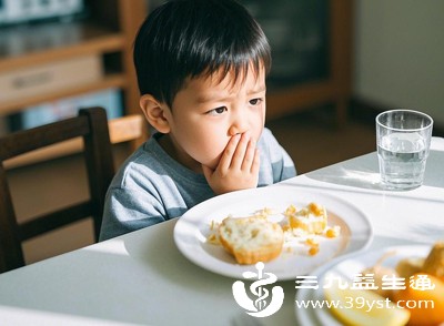 让孩子参与餐具选择(如卡通图案的勺子)、餐前准备(如摆放自己的小碗),提升对进餐过程的掌控感 让孩子参与餐具选择(如卡通图案的勺子)、餐前准备(如摆放自己的小碗),提升对进餐过程的掌控感