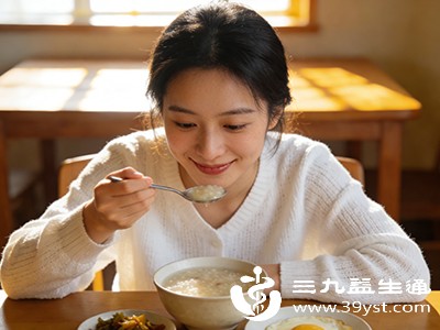 不刷牙吃早餐,很多人觉得“吃完再刷就行” 不刷牙吃早餐,很多人觉得“吃完再刷就行”