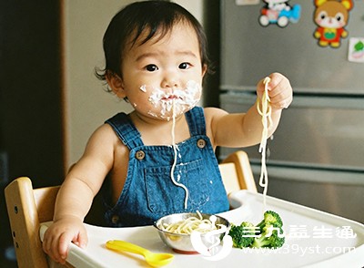 仍为每天1次,可固定在同一时间段,让宝宝形成进食规律 仍为每天1次,可固定在同一时间段,让宝宝形成进食规律