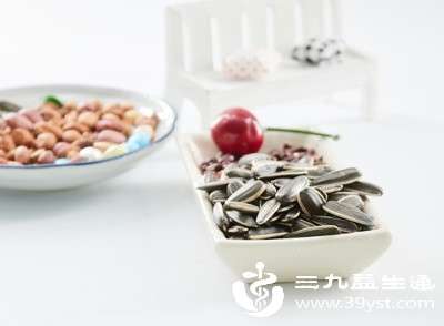 瓜子热量有多狠 1小时狂炫500千卡 这样吃不囤肉