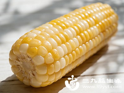 多吃玉米、西兰花、羽衣甘蓝、猕猴桃等食物，可补充这两种营养素，对缓解眼疲劳有一定帮助