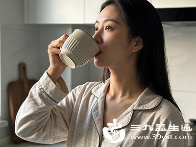 多喝水促进代谢