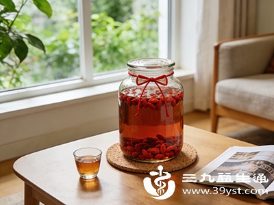 适合成年人适量饮用，尤其体质较弱者