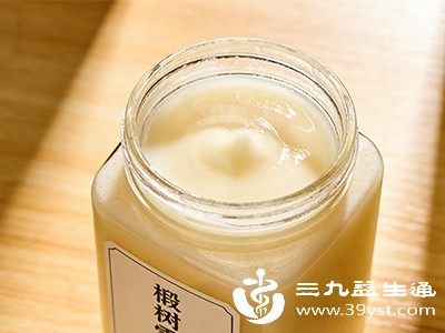 椴树雪蜜的功效藏不住了 营养丰富还滋润 日常吃对身体好