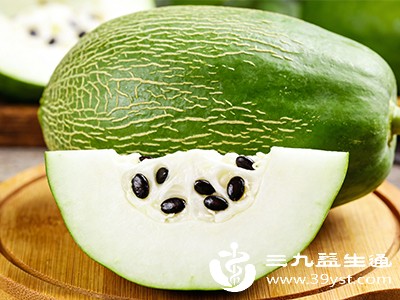 没熟的木瓜别浪费 烹饪后能吃但有禁忌 肠胃弱的人需谨慎