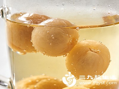 体质偏热的女性要少喝性温热的饮品,如桂圆泡水 体质偏热的女性要少喝性温热的饮品,如桂圆泡水