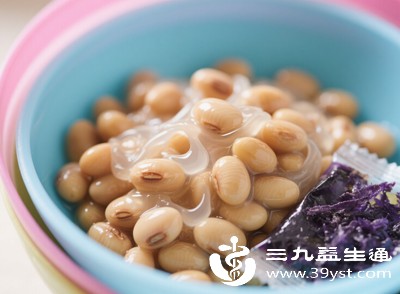 纳豆经过发酵后，含有大量益生菌和维生素K2，能调节肠道菌群，促进胃蠕动，每次食用不超过50克