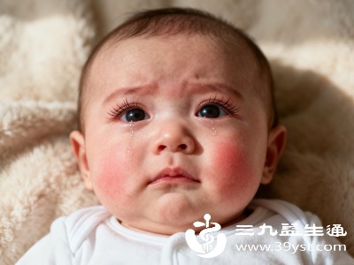 睡眠环境的温度、湿度、光线等不当，都会影响宝宝睡眠