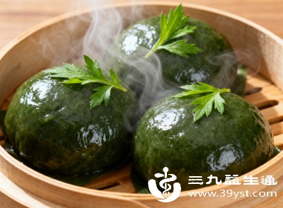 青团是清明最具代表性的时令美食，流行于南方地区，又称清明果、艾粑粑
