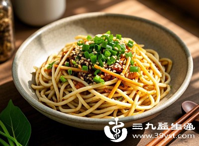 推荐大米粥、白米饭、面条、馒头等,烹饪时可煮得软烂一些,提升消化率 推荐大米粥、白米饭、面条、馒头等,烹饪时可煮得软烂一些,提升消化率