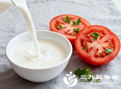 很多人误以为“西红柿减肥法”就是只吃西红柿,这种极端饮食方式不仅难以长期坚持,还会导致营养不均衡,缺乏蛋白质、优质脂肪等必需营养素 很多人误以为“西红柿减肥法”就是只吃西红柿,这种极端饮食方式不仅难以长期坚持,还会导致营养不均衡,缺乏蛋白质、优质脂肪等必需营养素