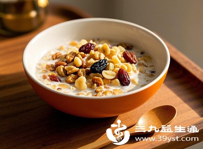 每天早餐一碗,可以搭配牛奶、坚果、水果 每天早餐一碗,可以搭配牛奶、坚果、水果