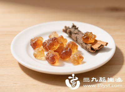 秋季同样干燥，且昼夜温差大，适合在早上吃桃胶