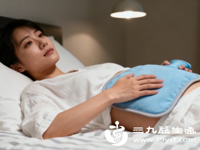 腹部受凉可能导致肠道痉挛,减缓肠道蠕动,加重积气 腹部受凉可能导致肠道痉挛,减缓肠道蠕动,加重积气