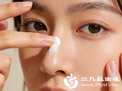 选择具有紧致功效的天然护肤品 选择具有紧致功效的天然护肤品