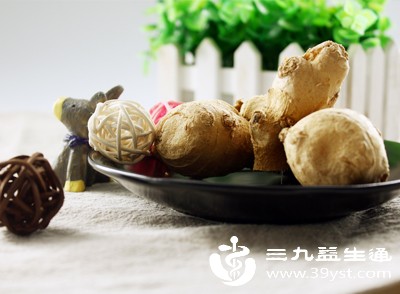 生姜性温,含有姜辣素等成分,能刺激身体产生热量 生姜性温,含有姜辣素等成分,能刺激身体产生热量