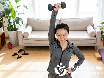 肩部及周围脂肪堆积过多,也可能让肩膀显得宽厚 肩部及周围脂肪堆积过多,也可能让肩膀显得宽厚