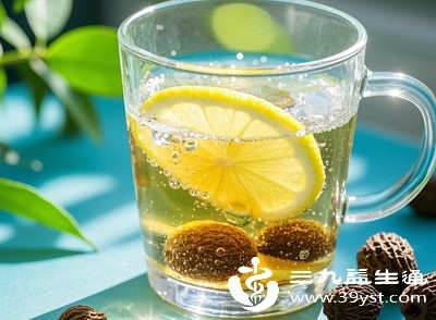 胖大海中含有的天然成分能刺激肠道黏膜，促进肠道蠕动