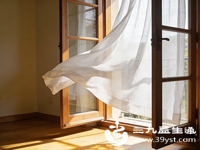 日常生活中要保持居住环境的干燥通风 日常生活中要保持居住环境的干燥通风