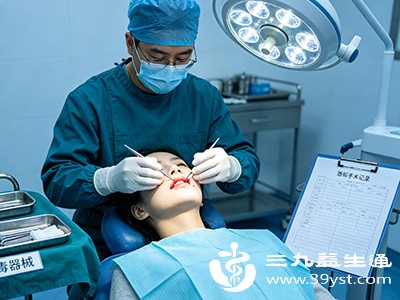 首先选择具备医疗美容资质的机构