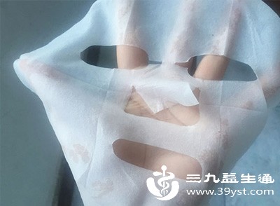 毛孔舒张后适合美白、抗初老等功效型面膜发挥作用