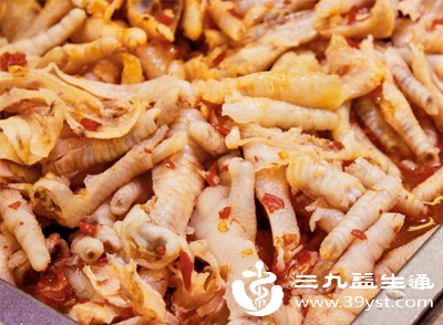 很多人爱吃卤鸡爪、酱鸡爪 很多人爱吃卤鸡爪、酱鸡爪