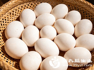 多吃鸡蛋、瘦肉、鱼类、豆制品等优质蛋白质