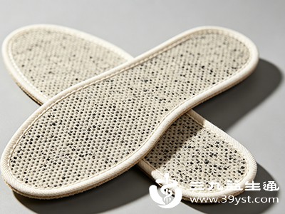 鞋内放硅胶或竹炭透气鞋垫,吸汗除臭 鞋内放硅胶或竹炭透气鞋垫,吸汗除臭