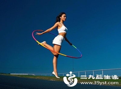 呼啦圈真能瘦 选对呼啦圈+正确姿势腰腹赘肉退退退