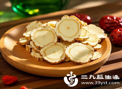 将西洋参切片，取1-2片放入口中，慢慢含化