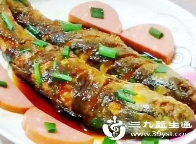 鱼刺卡喉别硬扛 不取出可能有这些风险及时处理是关键