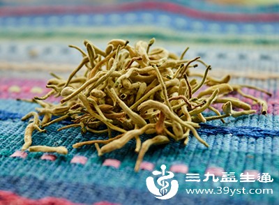 金银花是常见的中药材，性甘寒