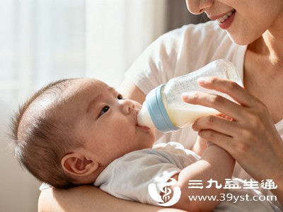 期间家长注意观察宝宝精神状态和吃奶情况即可