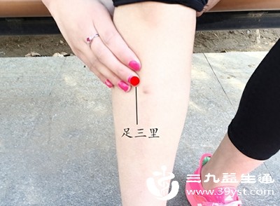 可以按揉足三里（膝盖外侧凹陷下3寸）增强免疫力