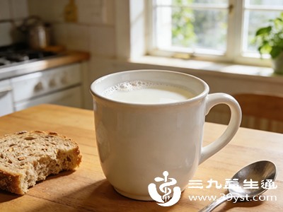 对牛奶蛋白过敏者，可替换为豆浆、羊奶等替代品