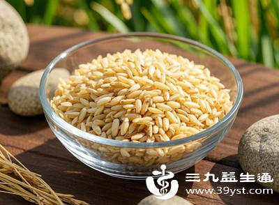 糙米（比精白米多含膳食纤维和B族维生素）