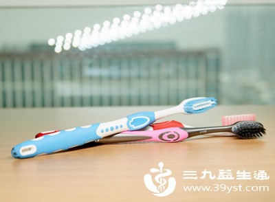 牙龈一碰就出血 试试这些超实用小方法