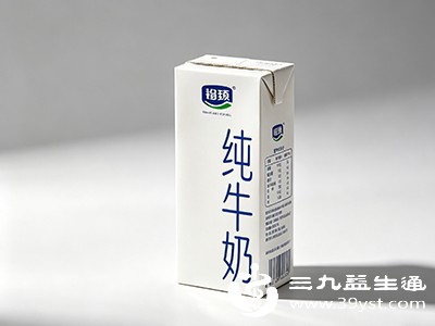 饮用过期一个月的纯牛奶，会面临哪些健康威胁