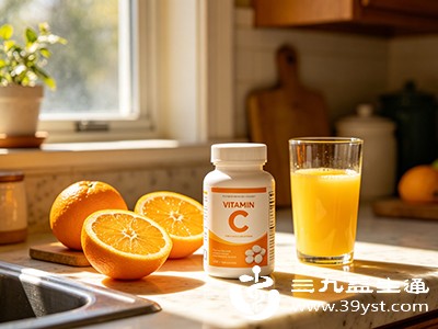 开封后的维生素C，每次取用后需立即拧紧瓶盖，防止受潮