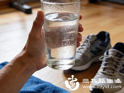 运动后半小时内：补充电解质，缓解疲劳