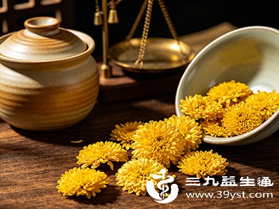 金菊花中含有的多种活性成分，能对神经系统起到温和的调节作用