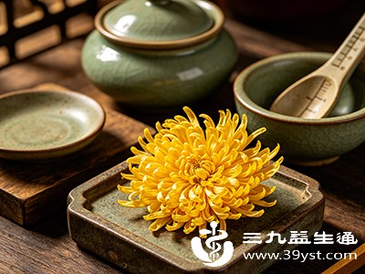 金菊花自带清新淡雅的香气，能在一定程度上掩盖口腔异味