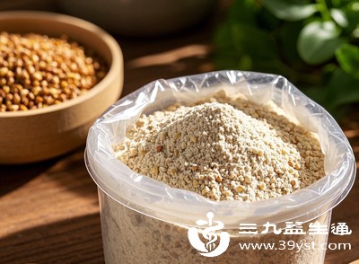 每100克面粉含蛋白质约10-12克