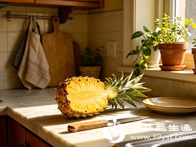 优先选择新鲜菠萝直接食用