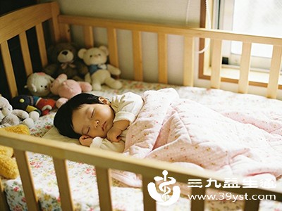 若婴儿钙摄入不足，也可能出现类似症状