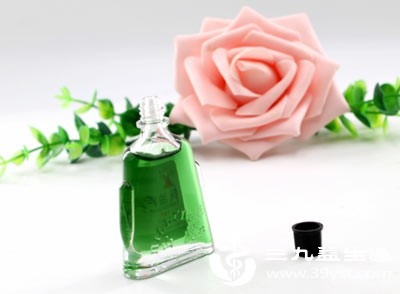 脚底抹风油精有啥用 看完涨知识