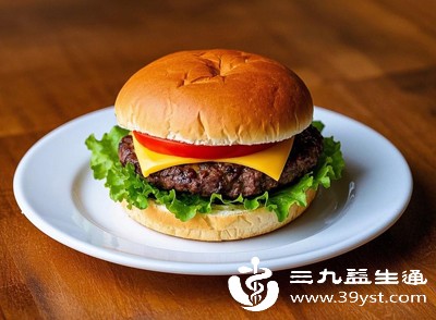 别让厚肩膀拉低颜值 3招告别“虎背熊腰” 超实用